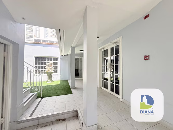 Venta de edificio en Calidonia
