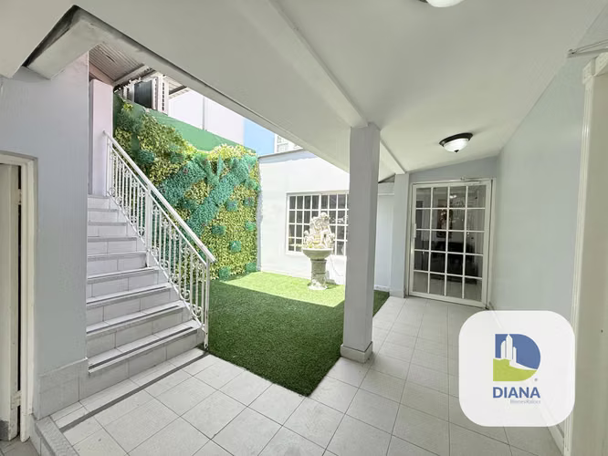 Venta de edificio en Calidonia