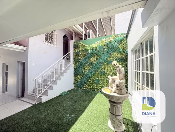 Venta de edificio en Calidonia