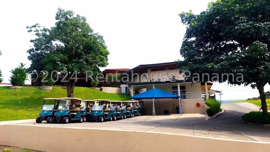 Terreno en Venta en Brisas Del Golf JG