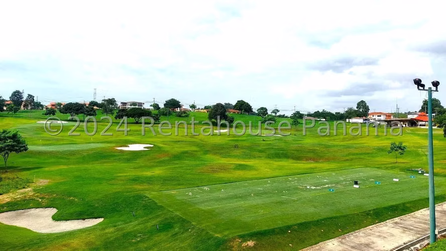 Terreno en Venta en Brisas Del Golf JG