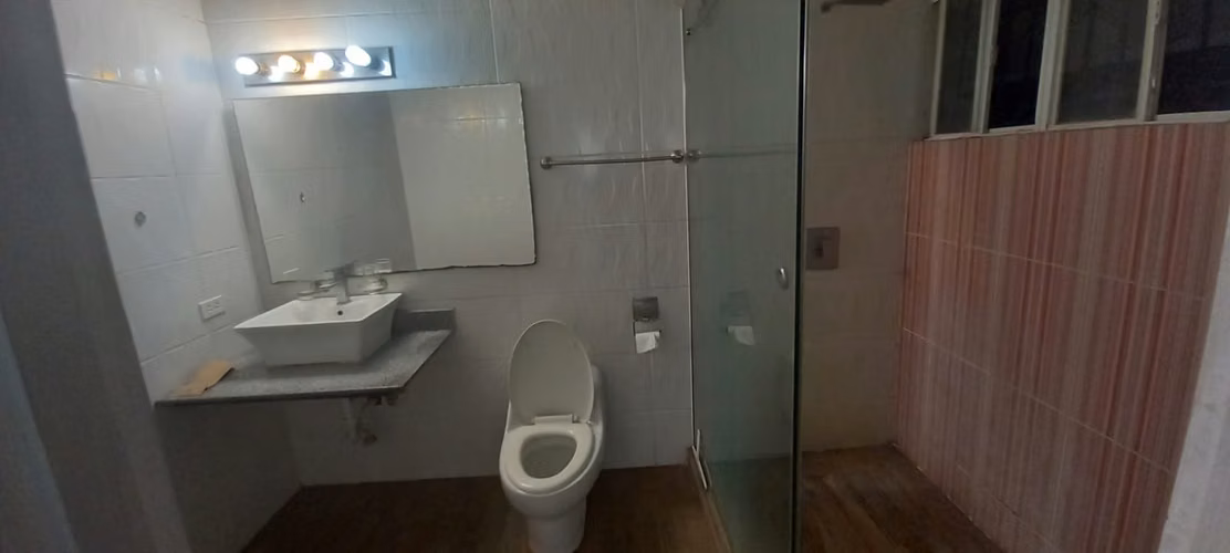 ¡Gran oportunidad en San Antonio! Propiedad comercial/residencial con ubicación privilegiada