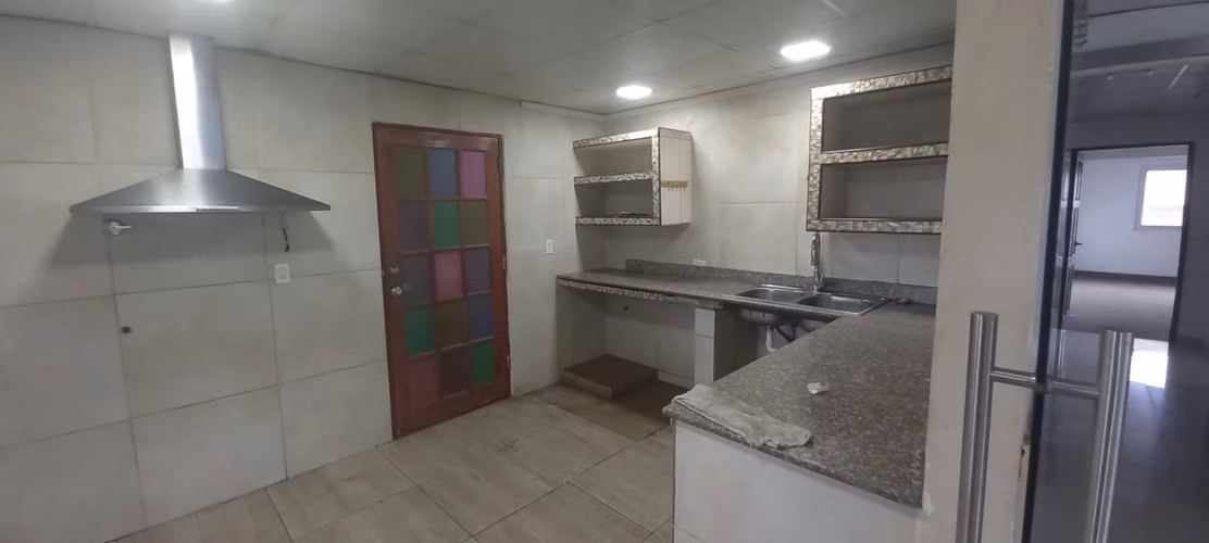 ¡Gran oportunidad en San Antonio! Propiedad comercial/residencial con ubicación privilegiada