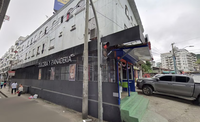 SE VENDE EDIFICIO COMERCIAL Y RESIDENCIAL – 5 DE MAYO, CIUDAD DE PANAMÁ - Imagen 4