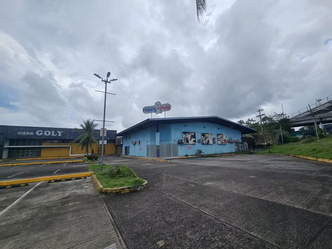 local comercial en LA 24 DE DICIEMBRE alado del  Machetazo