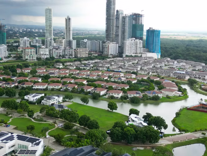 Venta de Terreno en Santa María Golf & Country Club, Península Estate, 4,292m²