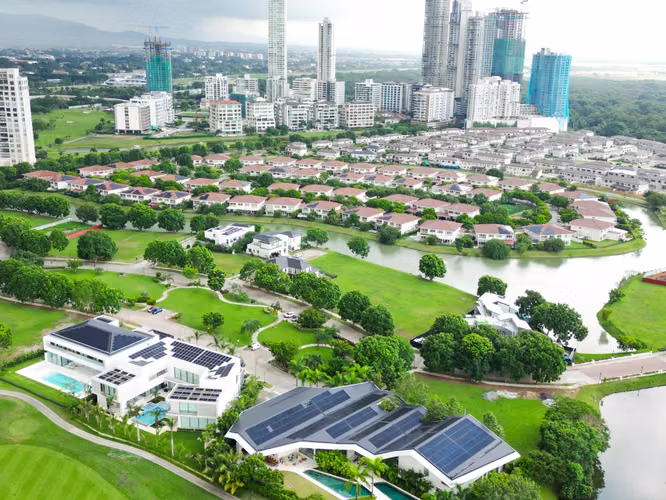 Venta de Terreno en Santa María Golf & Country Club, Península Estate, 4,292m²