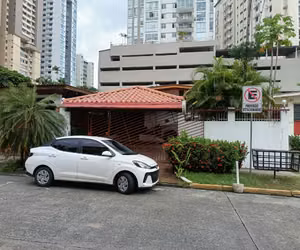 ¡Excelente Oportunidad! Casa con Uso Mixto  en el corazón de Hato Pintado
