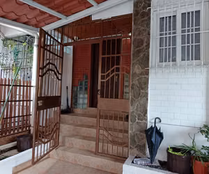 ¡Excelente Oportunidad! Casa con Uso Mixto  en el corazón de Hato Pintado