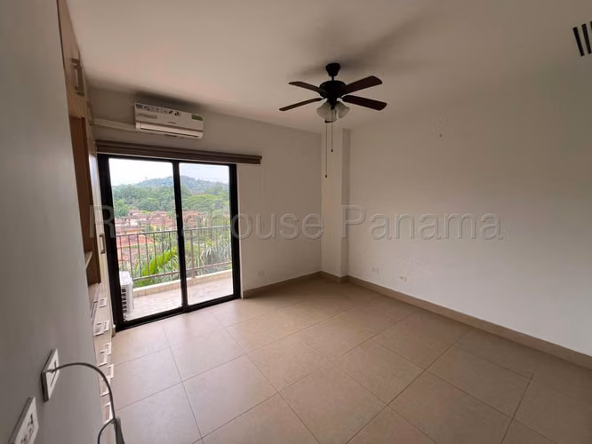 Se Vende Apartamento en Albrook LA25-9756