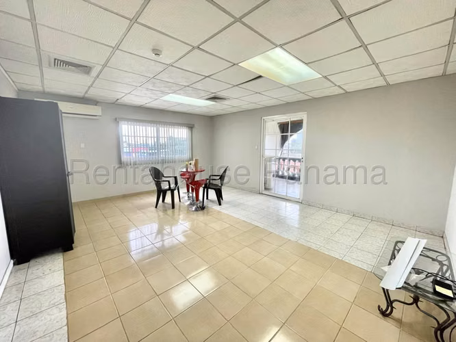 Se Alquila Galera en Parque Lefevre LA26-9042 - Imagen 16
