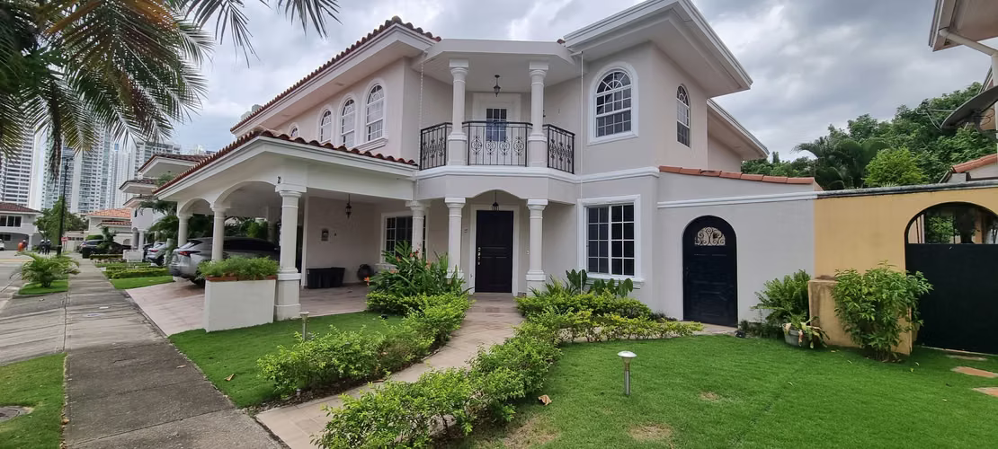 Rental House in Costa Bay / East Coast
