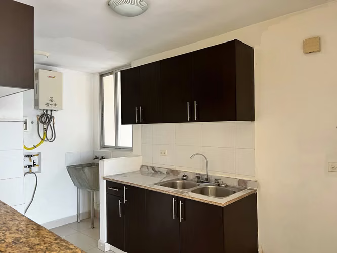 Banco vende apto. en PH Torre de Toscana