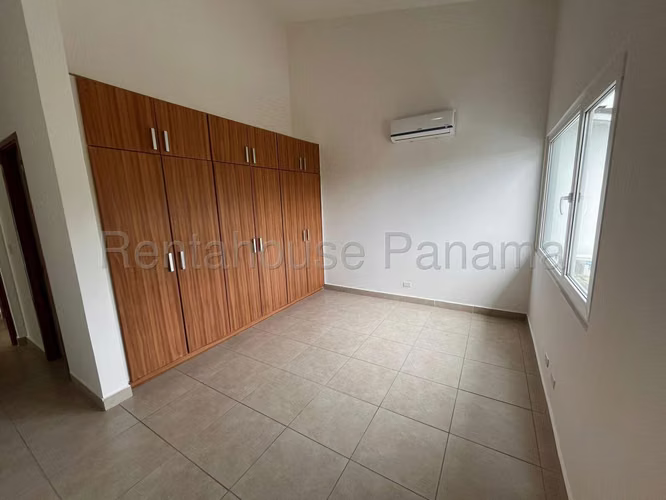 Casa en Venta en Altos de Panamá. HORIZONTES. 26LDC182