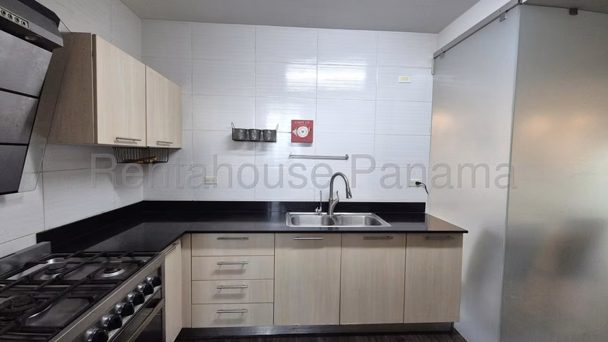 Apartamento en Venta en Hato Pintado. PH FORESTA TOWER. 26LDC9040
