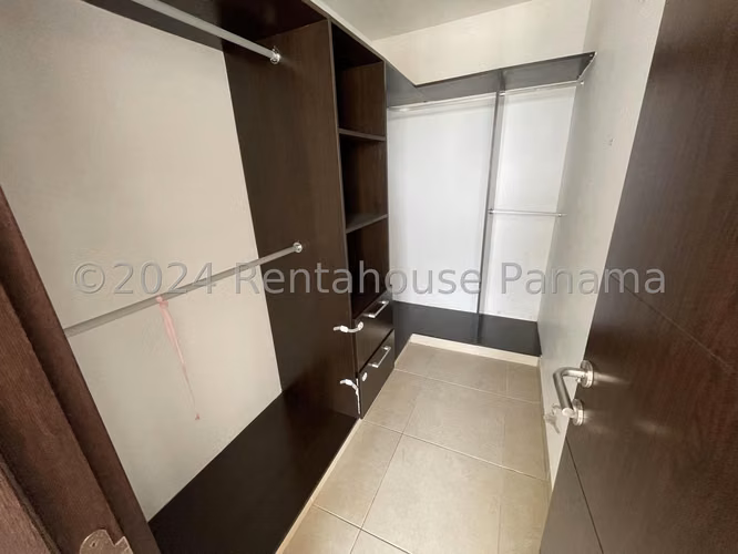 Apartamento en Venta en Condado del Rey. PH KINGS PARK. 26LDC5447