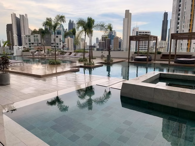 A partir de 7 de sept - Apto Amoblado en Alquiler en Luxor Tower 400