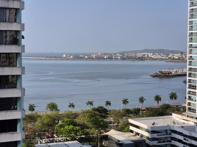 ESPECTACULAR APARTAMENTO 270 METROS CUADRADOS DE 3 RECAMARAS EN MARBELLA