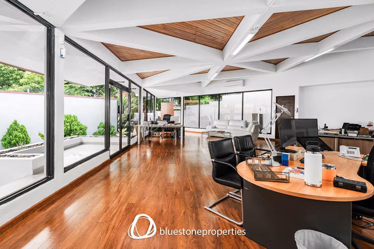 Los Angeles – Casa Comercial – 403mts2 – 595,000