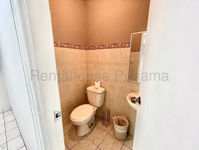 Se Alquila Galera en Parque Lefevre MDV26-9042 - Imagen 19