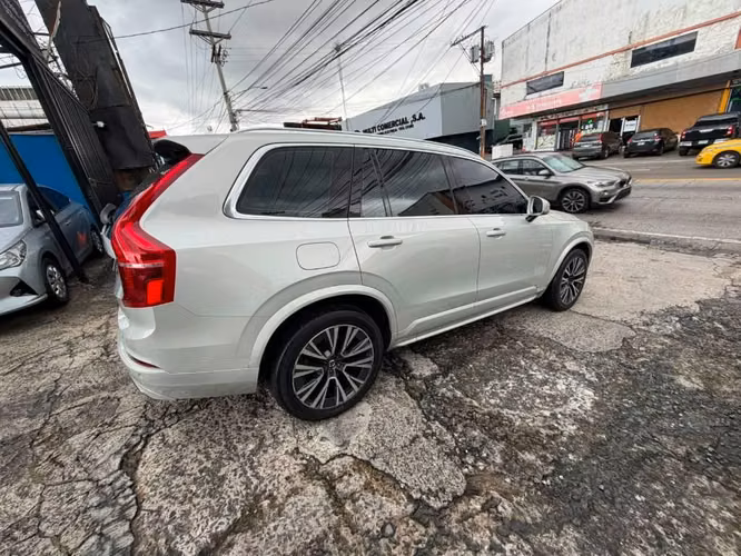 VOLVO XC 90T5 4XD  AÑO 2020 AUTOMATICO , UNICO DUEÑO 7 PUESTOS 2 JUEGOS DE LLAVES