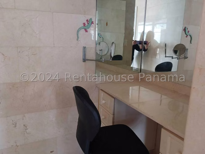 Apartamento en Alquiler en Avenida Balboa MPM 26-9015