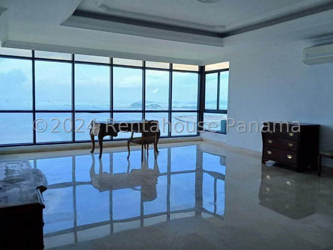 Apartamento en Alquiler en Avenida Balboa MPM 26-9015