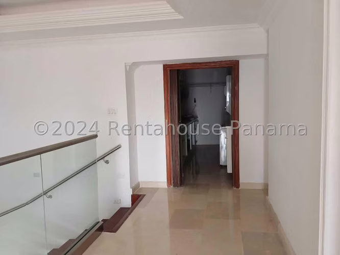 Apartamento en Alquiler en Avenida Balboa MPM 26-9015
