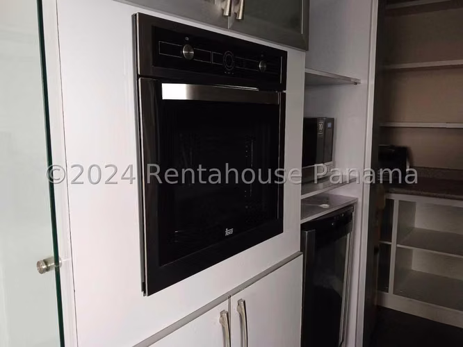 Apartamento en Alquiler en Avenida Balboa MPM 26-9015