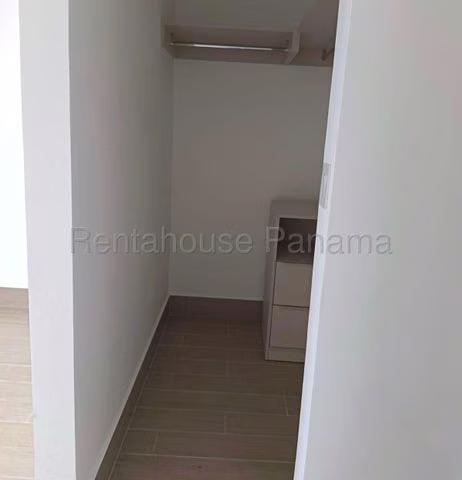 Alquiler de Apartamento en Bella Vista  26LBR8960