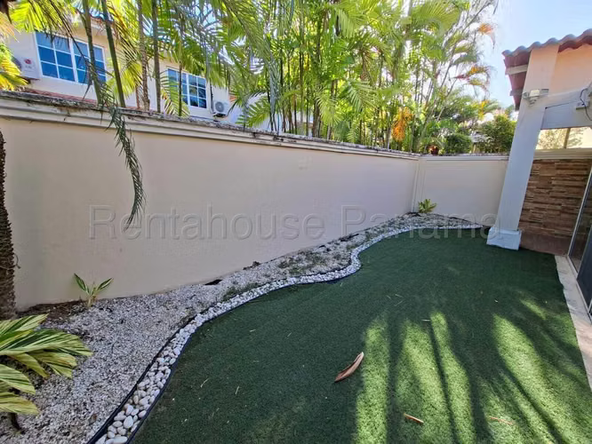 Venta de Casa en Costa Sur Villa Valencia Solo Cliente Directo LFC