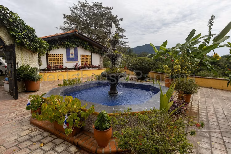 Vendo Casa Y finca en EL VALLE DE ANTON OF 26-4885