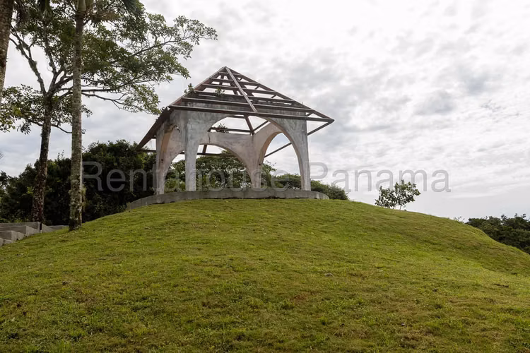 Vendo Casa Y finca en EL VALLE DE ANTON OF 26-4885