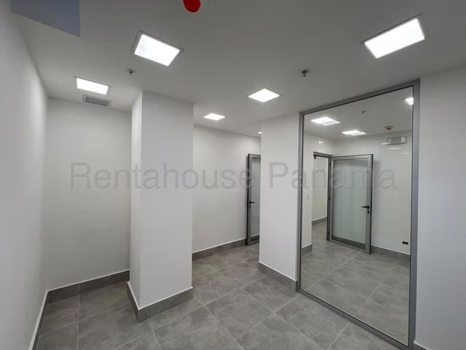 Commercial Rental in Costa del Este Town Center Only Direct Client MC
