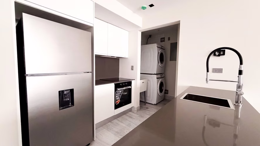 NUOVO Residences | Amoblado | 104m² | 2 Recámaras | Balcón | Avenida Balboa | $2,300
