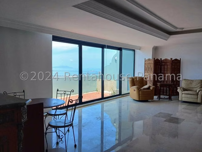 Apartamento en Alquiler en Avenida Balboa JG