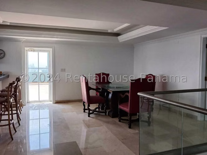 Apartamento en Alquiler en Avenida Balboa JG