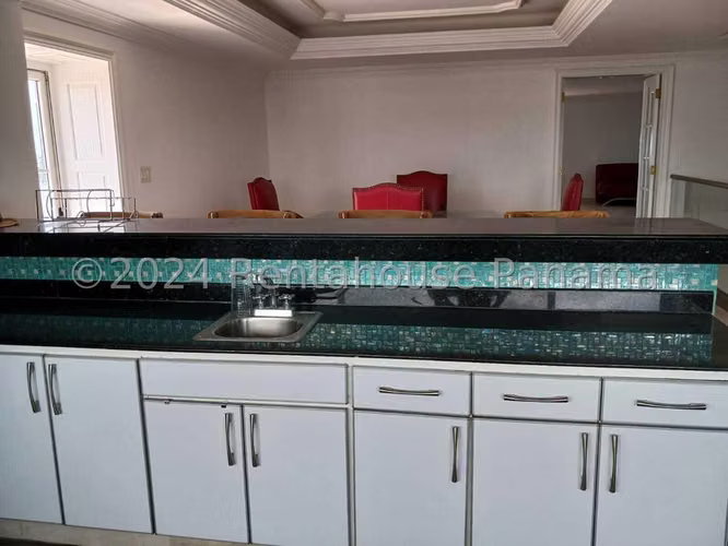 Apartamento en Alquiler en Avenida Balboa JG