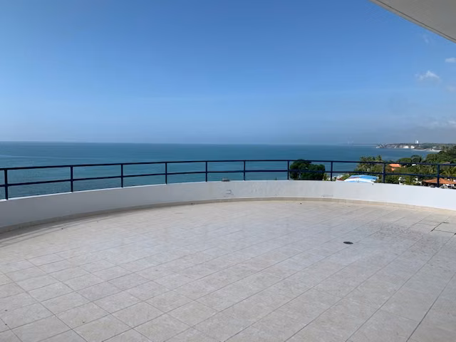 SE ALQUILA APARTAMENTO FRENTE AL MAR EN CORONADO