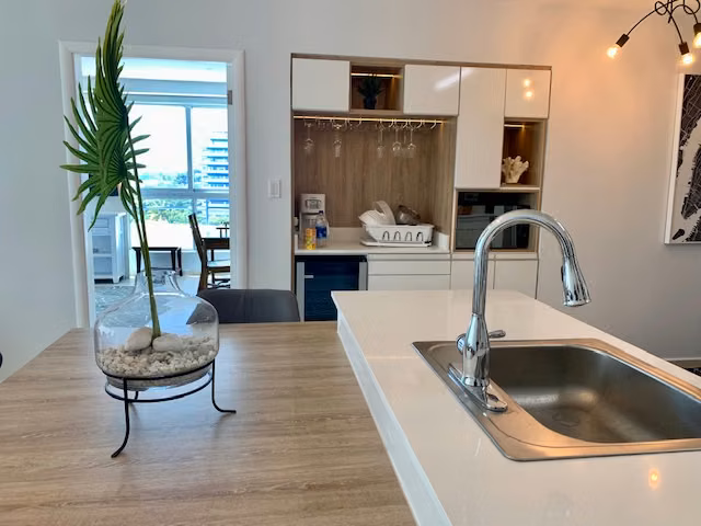 SE ALQUILA APARTAMENTO FRENTE AL MAR EN CORONADO