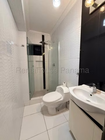 Alquiler de Apartamento Amoblado en PH Don Omar – Vía Porras – 50 m² – 1 Recámara