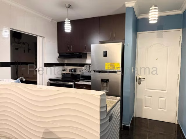 Alquiler de Apartamento Amoblado en PH Don Omar – Vía Porras – 50 m² – 1 Recámara
