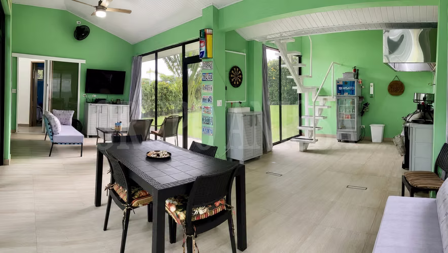 OPORTUNIDAD! Se Vende Casa en Coronado con Piscina