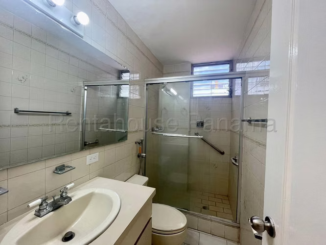 Alquiler de Apartamento en San Francisco – PH Ocean View – 111 m² – 2 Recámaras – CBE – Pet Friendly - Imagen 8