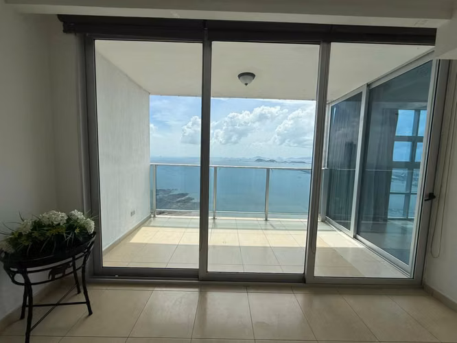 ALQUILER DE APARTAMENTO LINEA BLANCA EN AV BALBOA PH WATERS 2 REC JP - Imagen 2