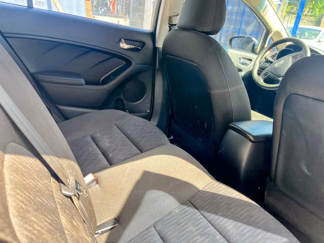 KIA FORTE 2014 AUTOMÁTICO