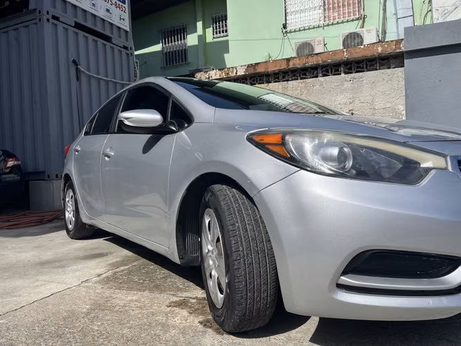 KIA FORTE 2014 AUTOMÁTICO