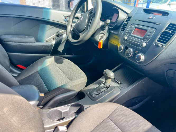 KIA FORTE 2014 AUTOMÁTICO