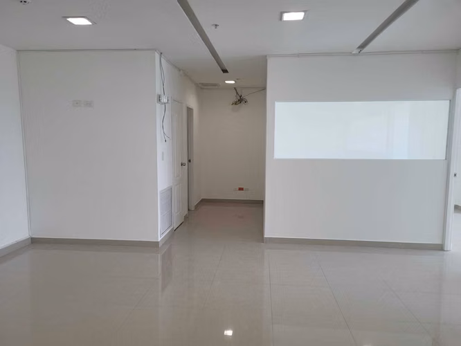 ALQUILER DE OFICINA EN COSTA DEL ESTE TORRE FINANCIAL PARK 102m2 JP - Imagen 9