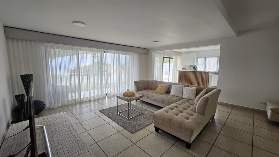 Casa con vista al mar en San Carlos, Panamá - Imagen 4
